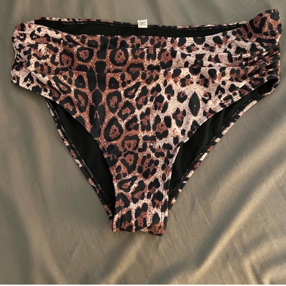 New Animal Print Bikini size X2